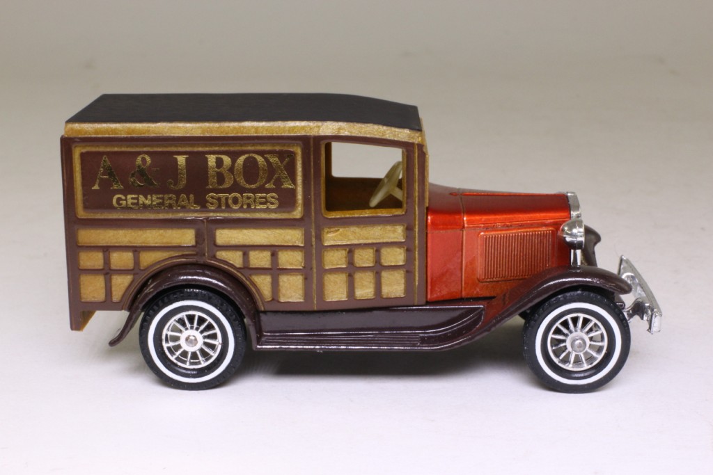 Models of Yesteryear Y-21/2; 1930 Ford Model A Tradesman Woody Wagon